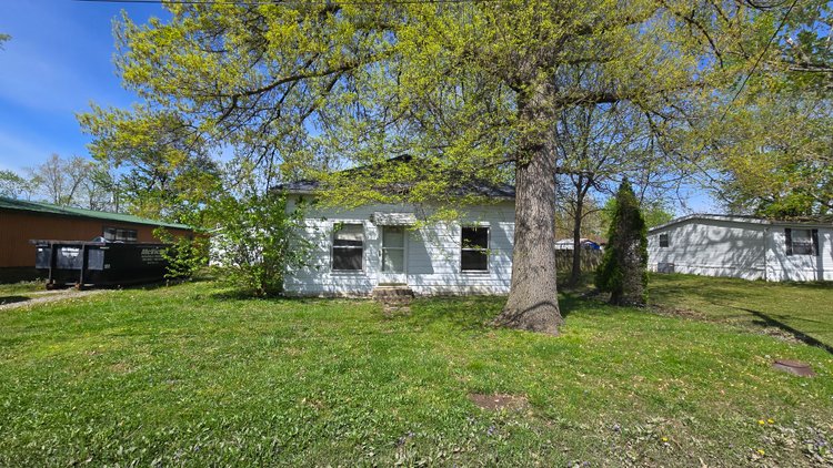 Image for ONLINE ONLY AUCTION: Charming Fixer-Upper with Endless Potential in Sesser!