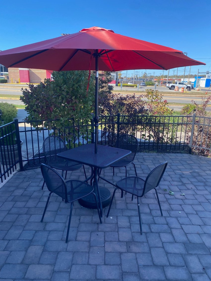 Image for Pizzeria Uno Complete Restaurant Liquidation – Conshohocken, PA