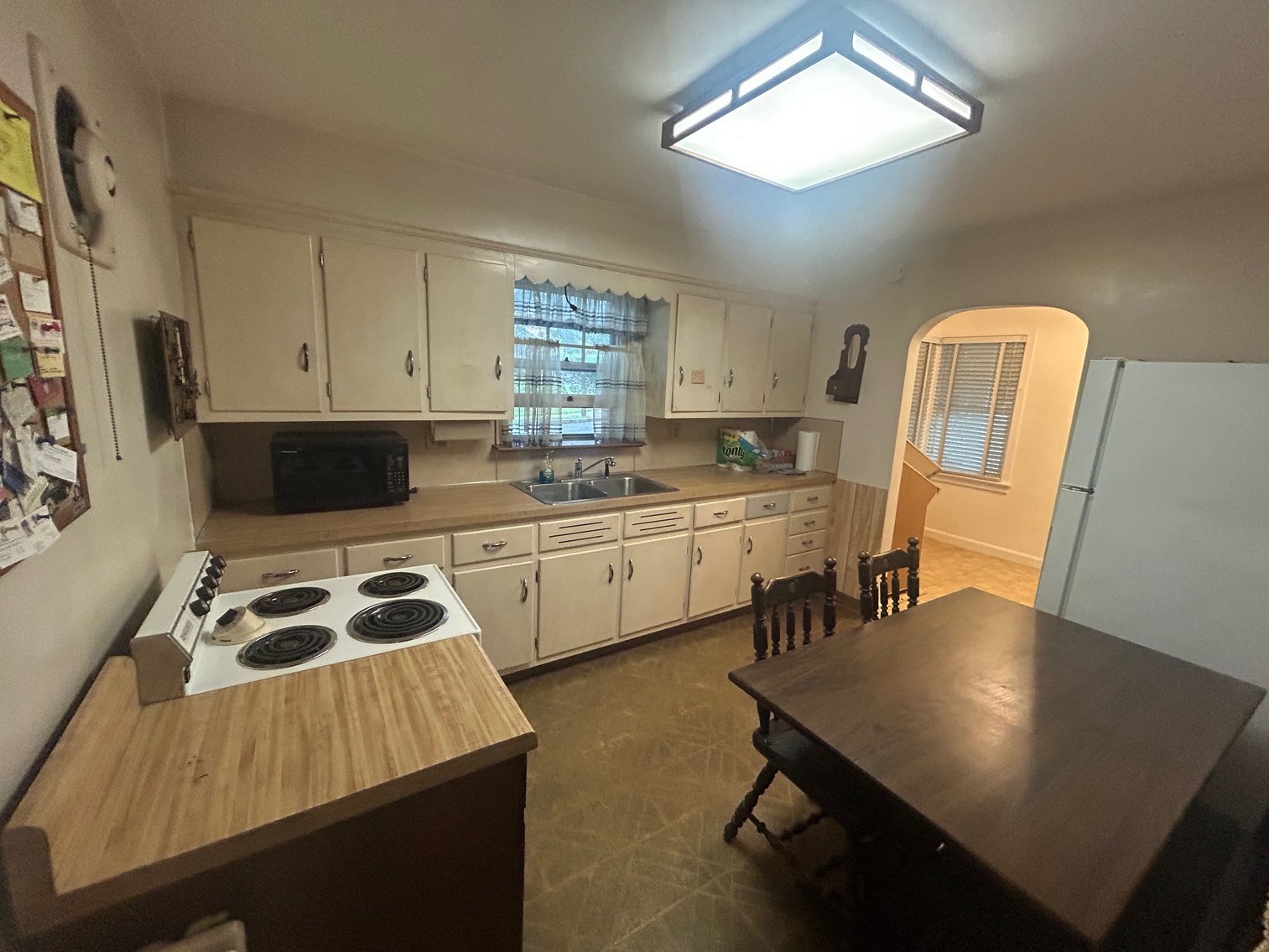 Image for 646 Willow St LIVE Public Real Estate Auction - Pottstown, PA