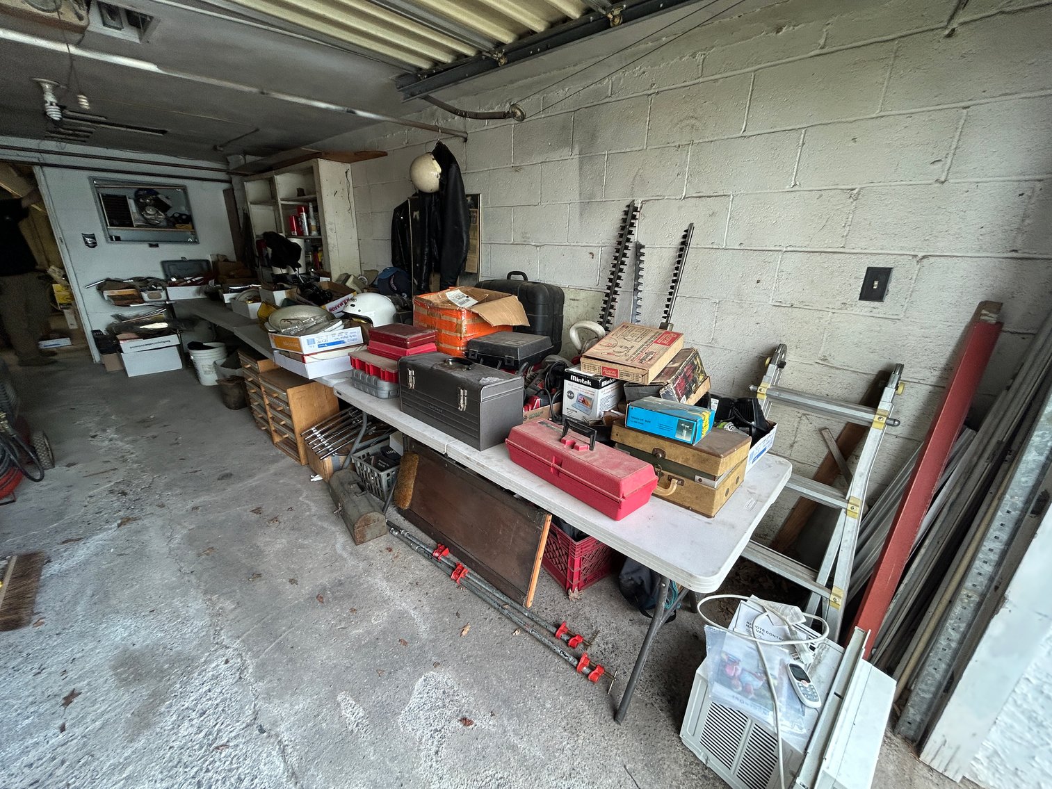 Image for LIVE Estate Auction Tools, Old Bicycle Parts, Furniture, Household Items and More - Pottstown PA