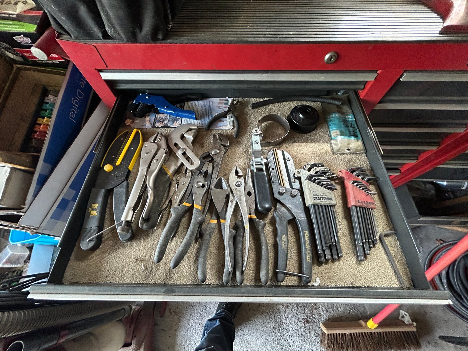 Image for LIVE Estate Auction Tools, Old Bicycle Parts, Furniture, Household Items and More - Pottstown PA