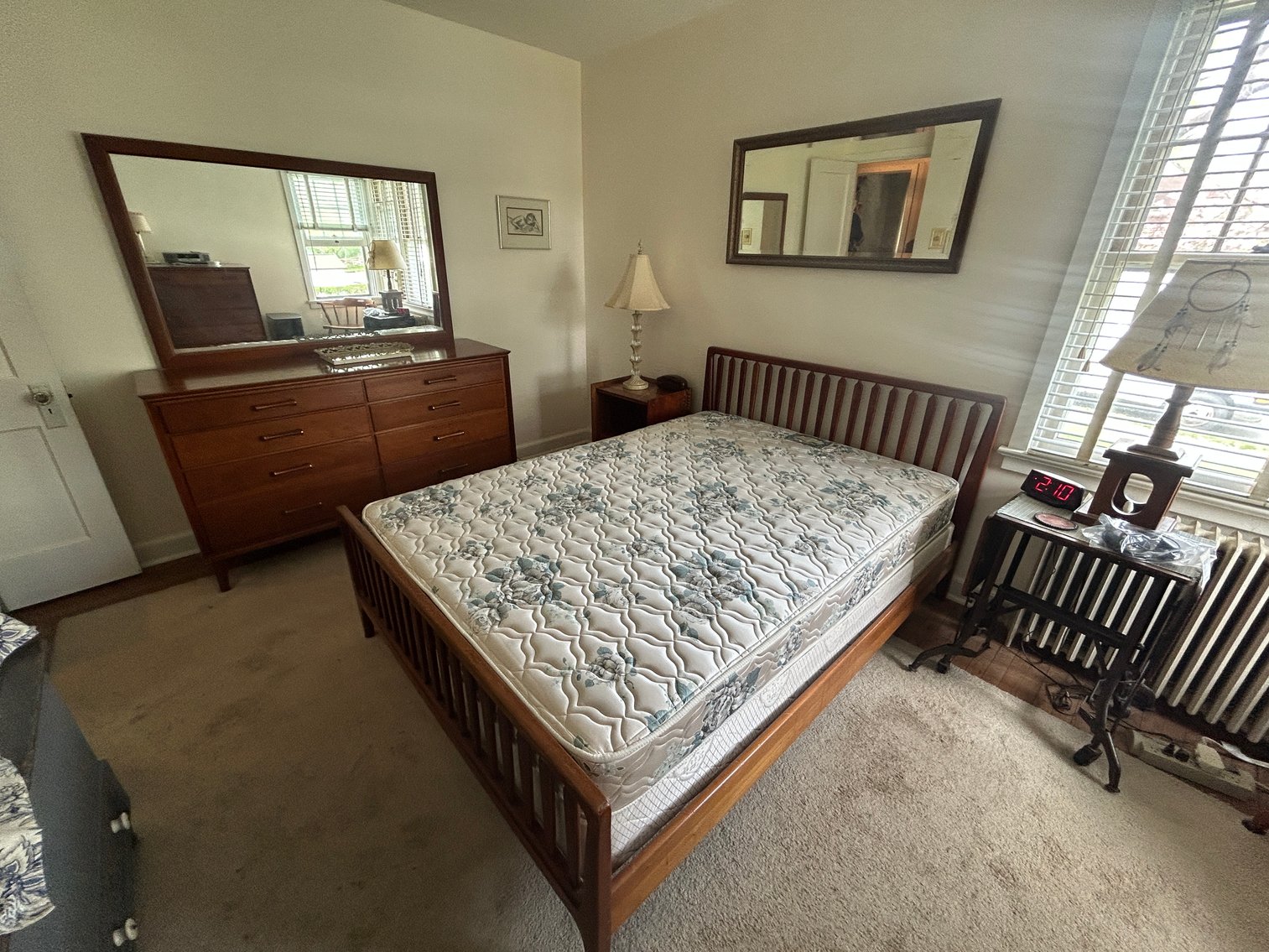 Image for LIVE Estate Auction Tools, Old Bicycle Parts, Furniture, Household Items and More - Pottstown PA