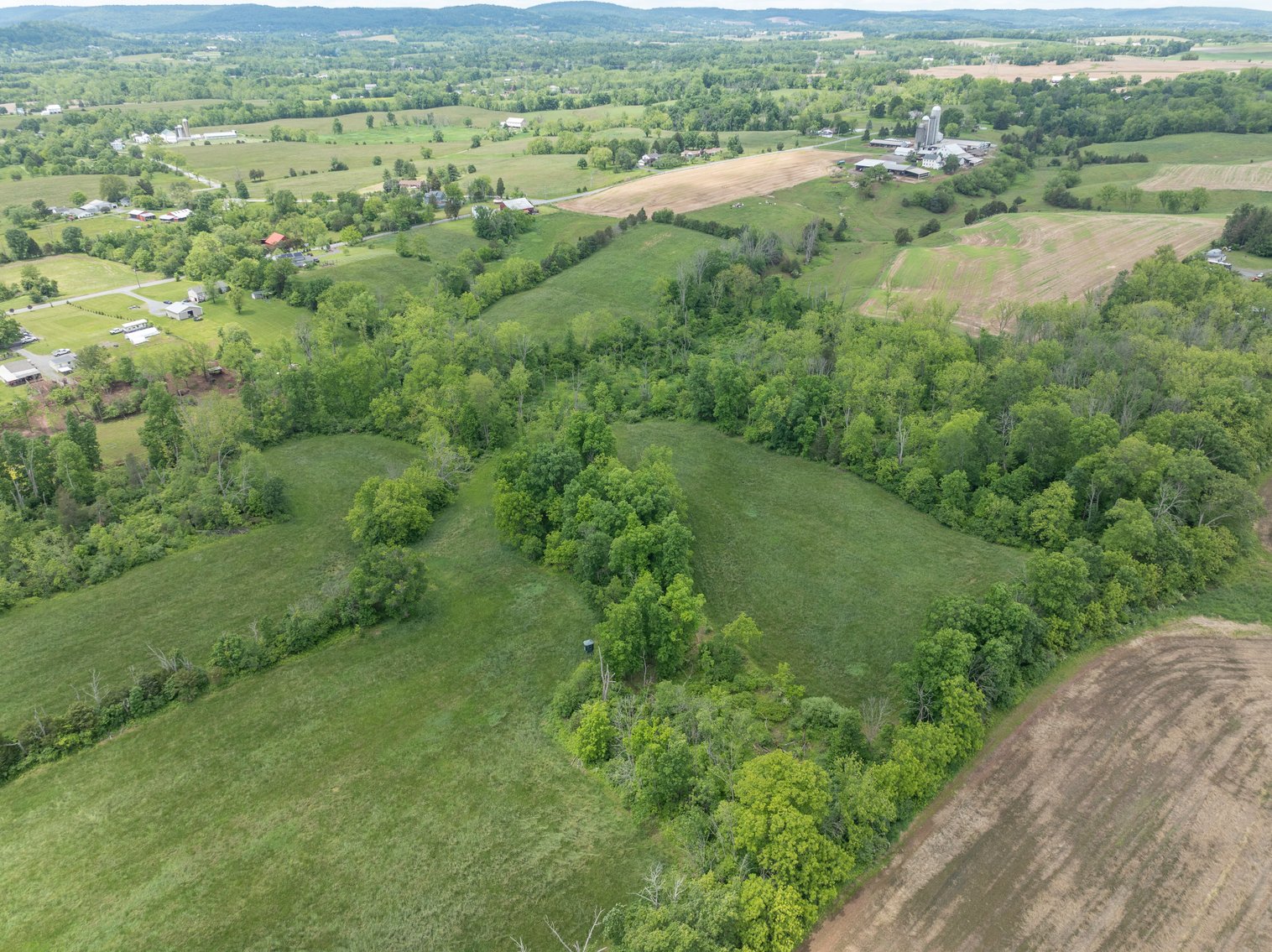 Image for 2507 Limekiln Rd LIVE Farm Real Estate Auction - Douglassville, PA