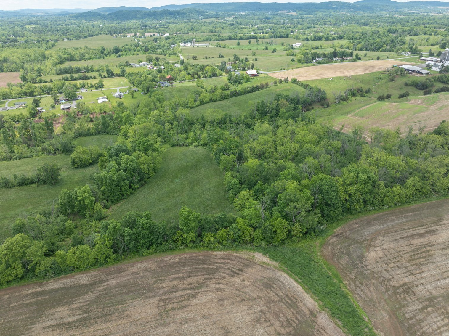 Image for 2507 Limekiln Rd LIVE Farm Real Estate Auction - Douglassville, PA