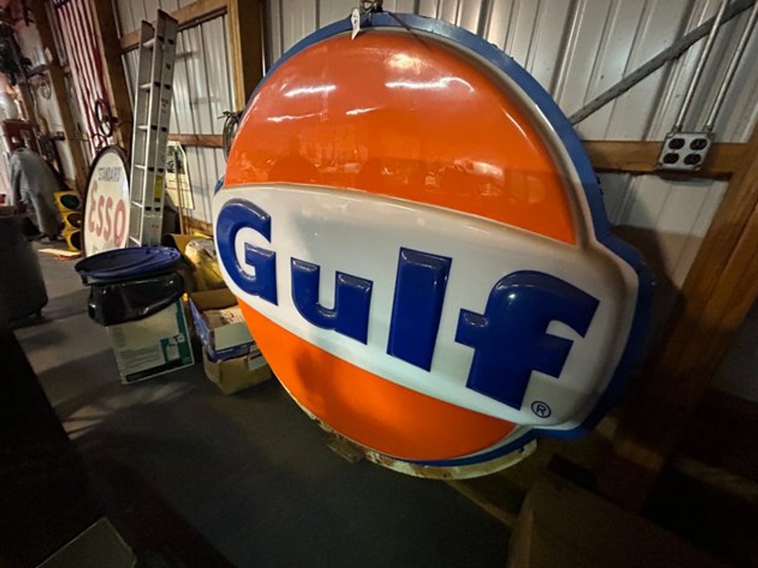 Image for Petroliana, Gasoline Signs, Tools and Reloading Equipment Online Auction – Kintnersville, PA