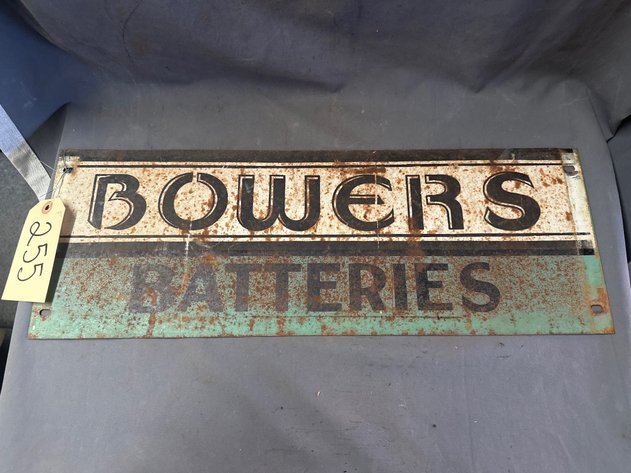 Image for Automobilia, Breweriana, Vintage Radios, Signs, Tins, Record Albums and More Online Auction - Boyertown, PA