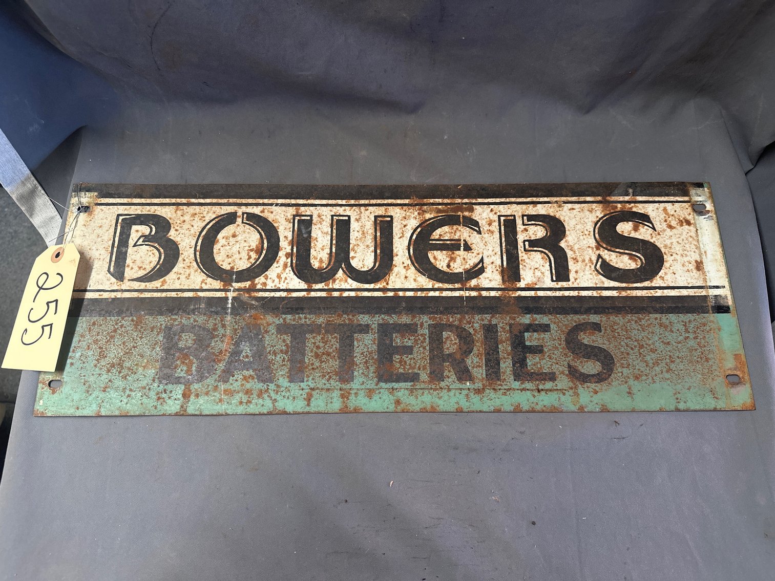 Image for Automobilia, Breweriana, Vintage Radios, Signs, Tins, Record Albums and More Online Auction - Boyertown, PA