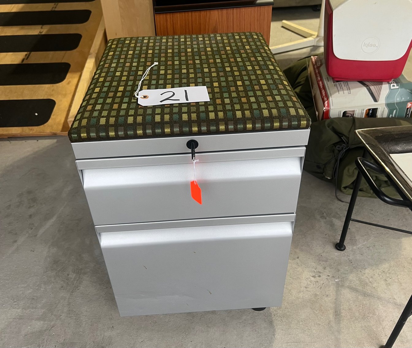 Image for Vintage Knoll Furniture, Coins  & Artwork Estate Auction – Sanatoga, PA