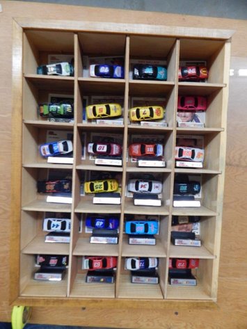 ICECUBE TOO: VINTAGE COLLECTABLES, HOT WHEELS, NASCAR & SPORTS #82