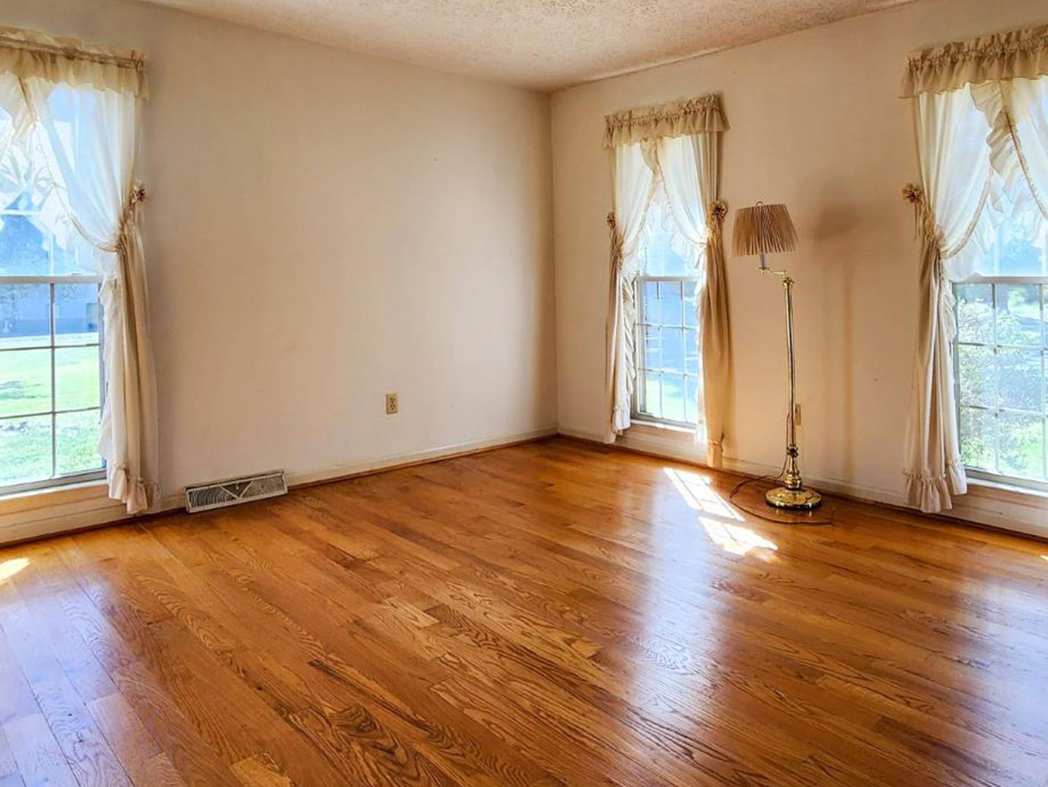 Image for 3,700 Sq.Ft. 5BR 3.5BA starting at $285k