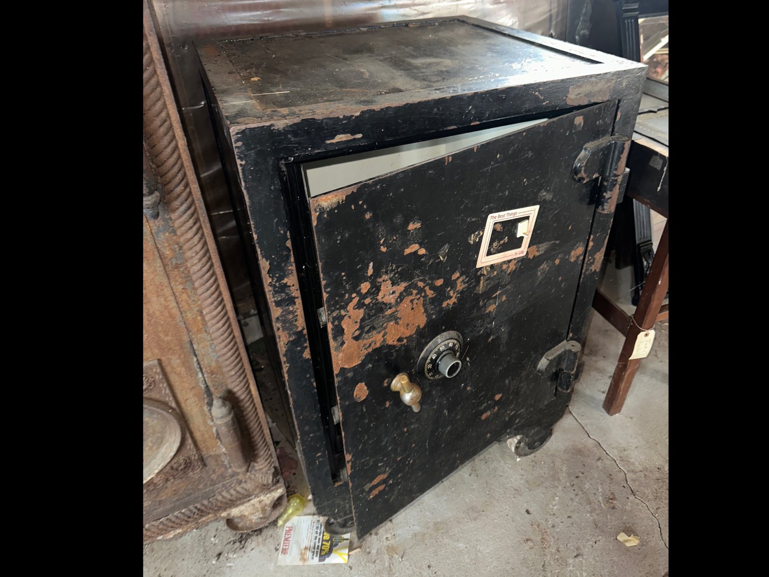 Image for (Perrysburg) Club Car, Tools, Furniture, Appliances, Collectibles, Scrap, Contents (White Rd)