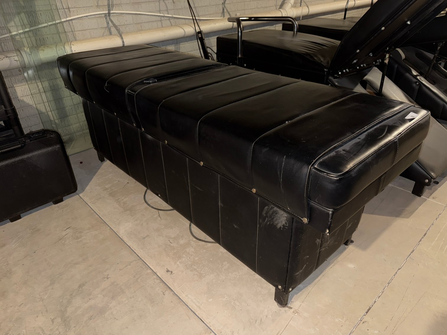 Image for (Temperance MI) Spring Clean Out Of Salon & Spa Business (Summerfield Rd)