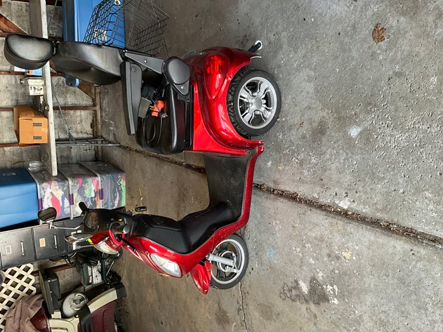 Image for (Wyandotte MI) Trust Auction! Chevrolet Suburban, Tools, Contents, Scooters, Household Furnishings, Scrap (21st)