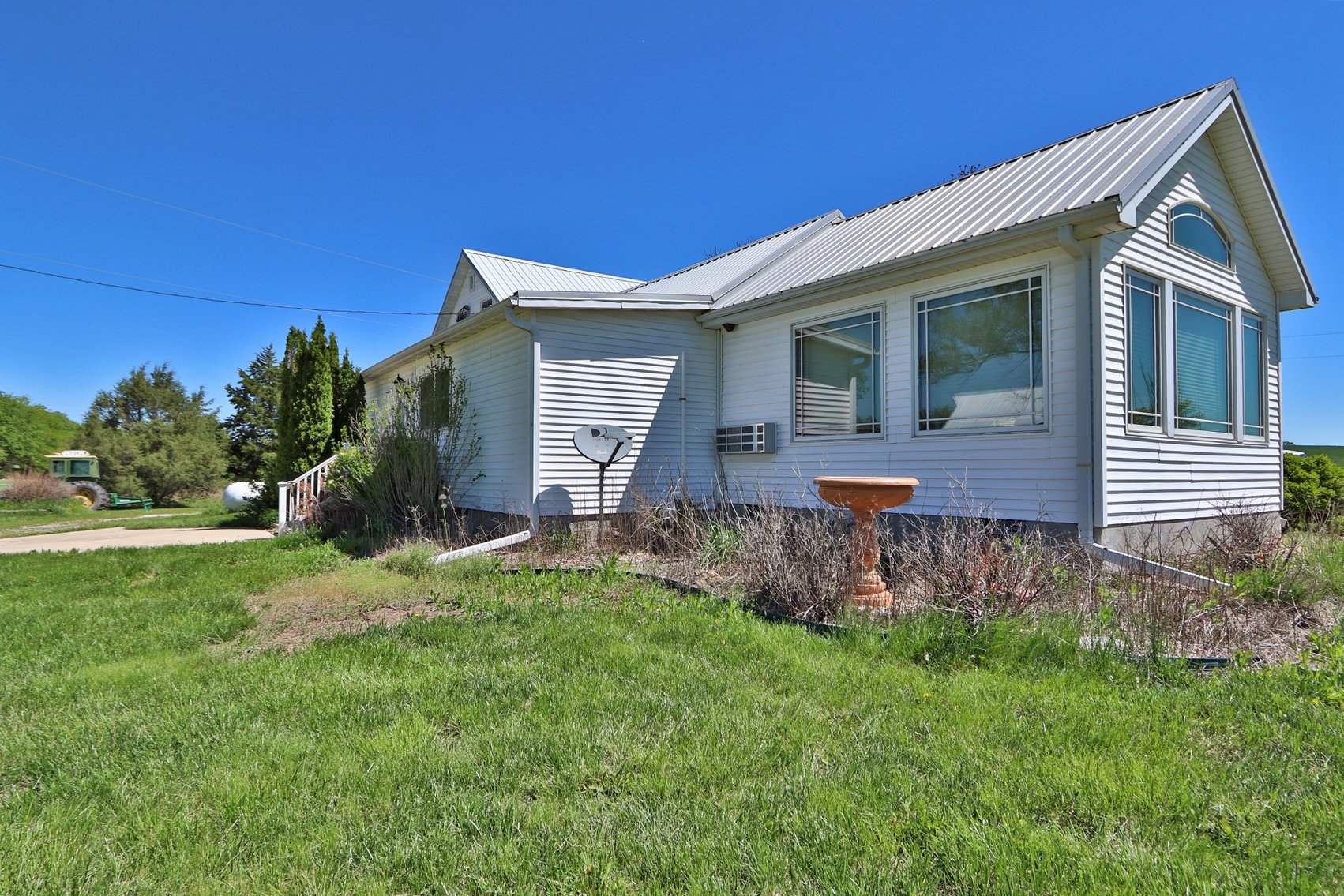 Image for Donald W. Eis Farmland Auction by the Schaardt Auction Team with Burrows Tracts Real Estate