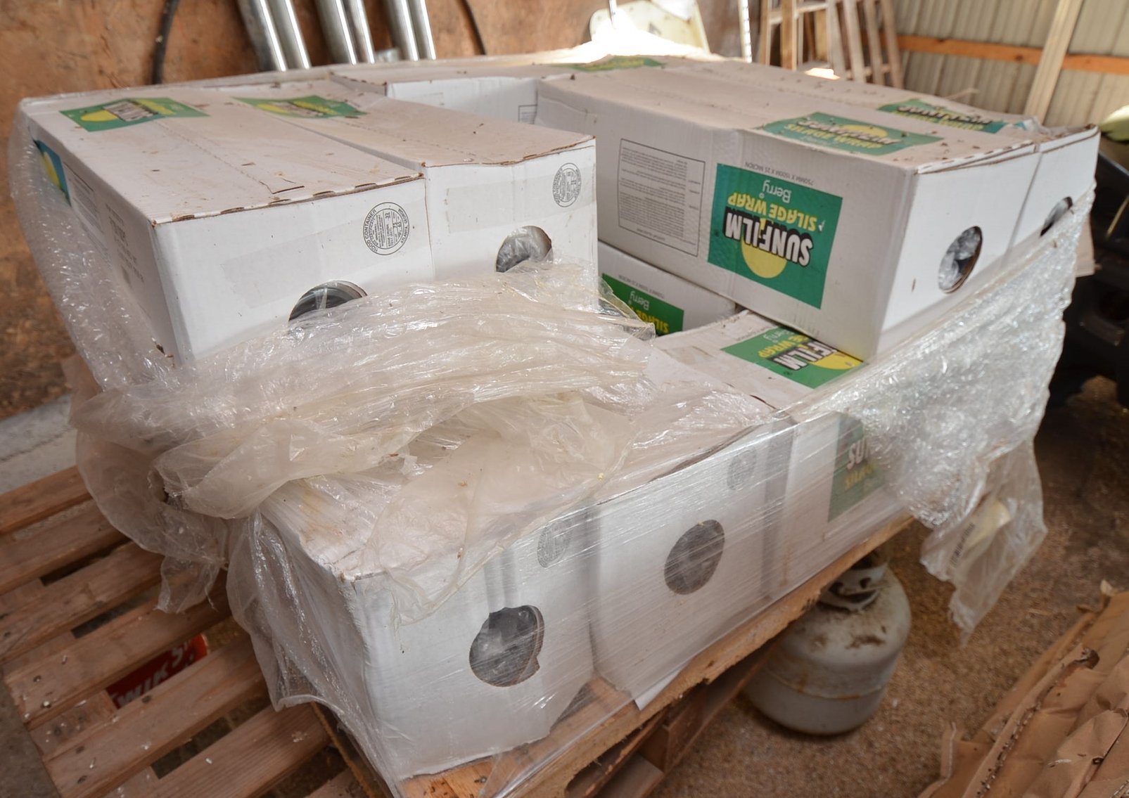 Image for NH BB940A BALER, ANDERSON BALE WRAPPER AND TRAILER, KRONE RAKE AND MORE!