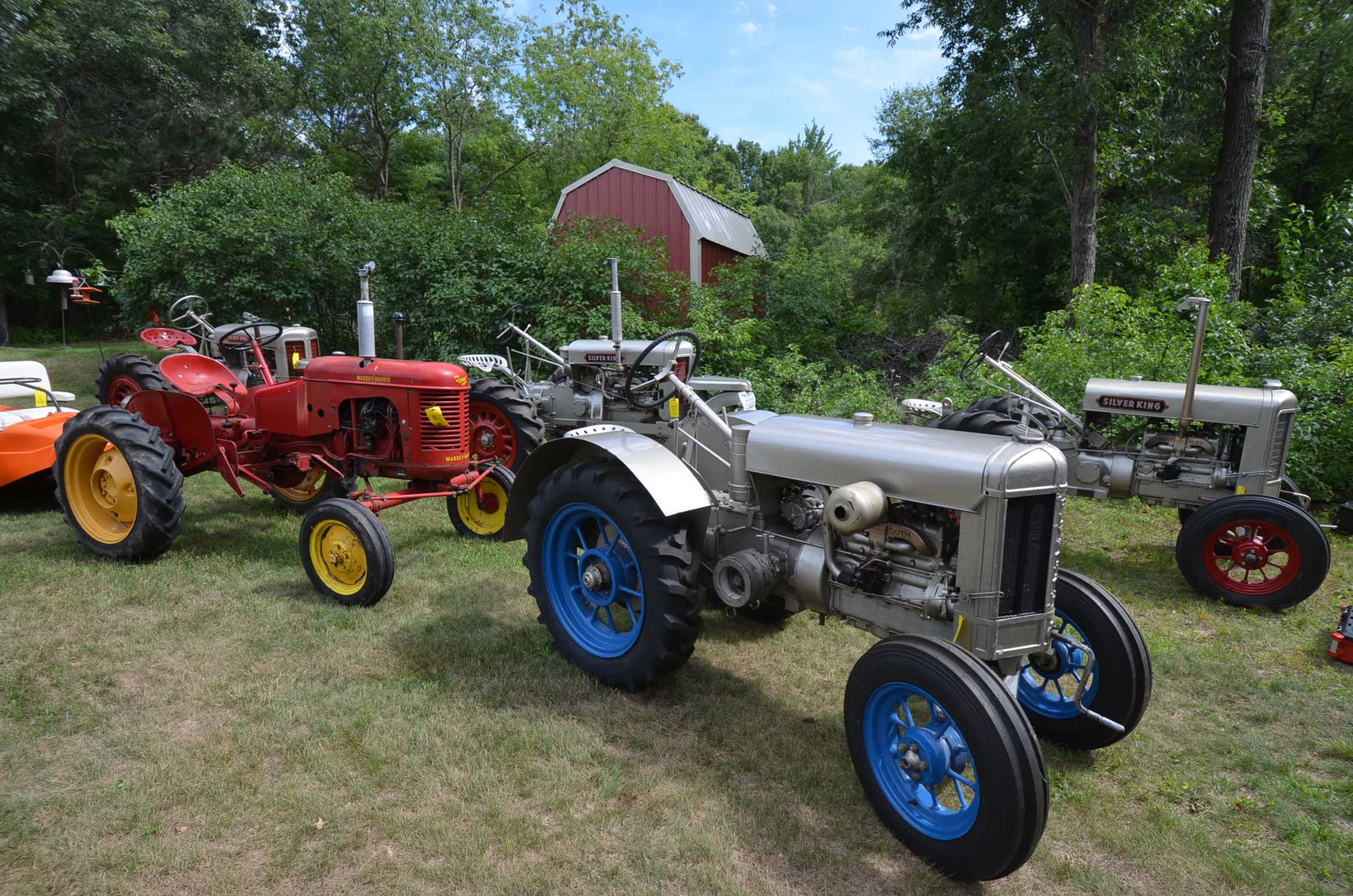 Image for SILVER KING TRACTORS, MASSEY TRACTOR, PLYMOUTH TRACTOR, TOOLS, AC GOLF CART, AND MORE - Eau Claire, WI