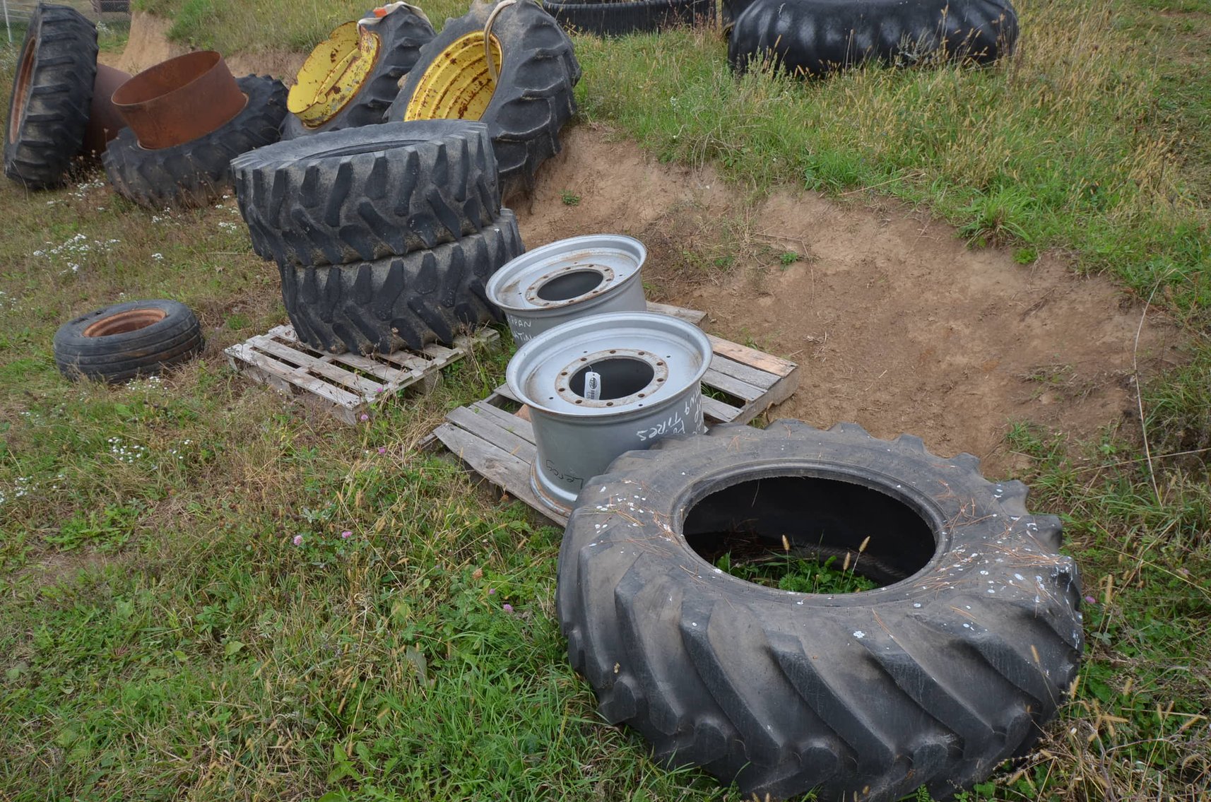 Image for TRACTORS, HAY & TILLAGE EQUIP,  LIVESTOCK EQUIP, TOOLS AND MORE! - Mondovi, WI