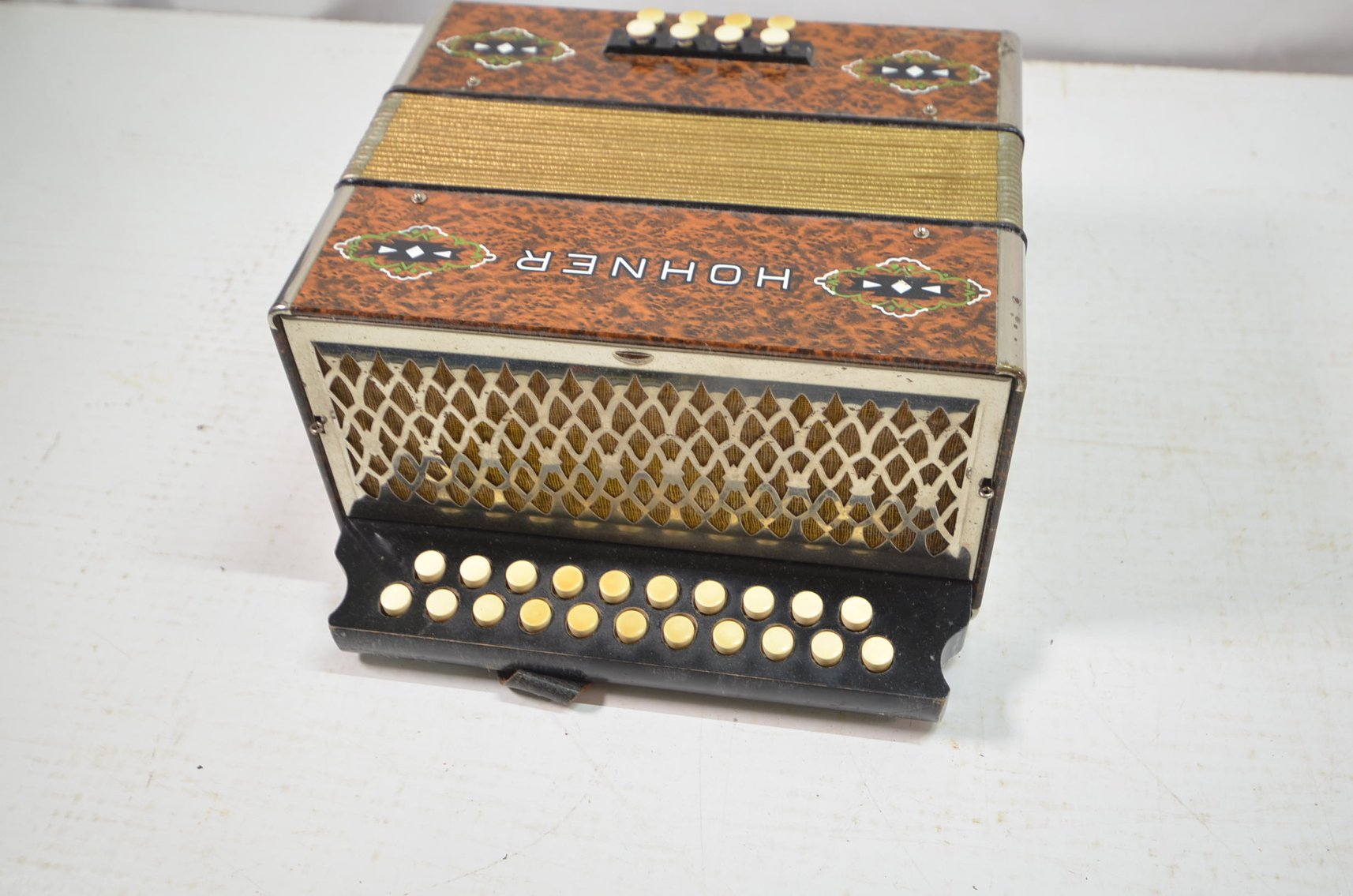 Image for FERTILIZER TRUCK, TRACTORS, MOWERS, TRAILER, TOOLS AND COLLECTIBLES - Mondovi, WI