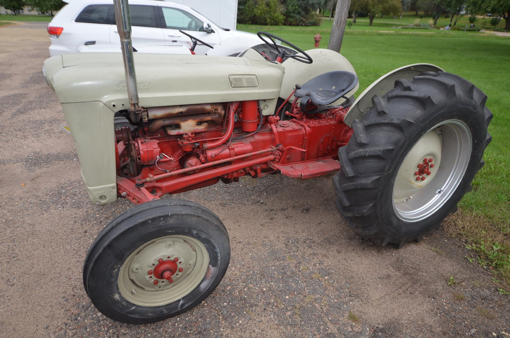 Image for FERTILIZER TRUCK, TRACTORS, MOWERS, TRAILER, TOOLS AND COLLECTIBLES - Mondovi, WI