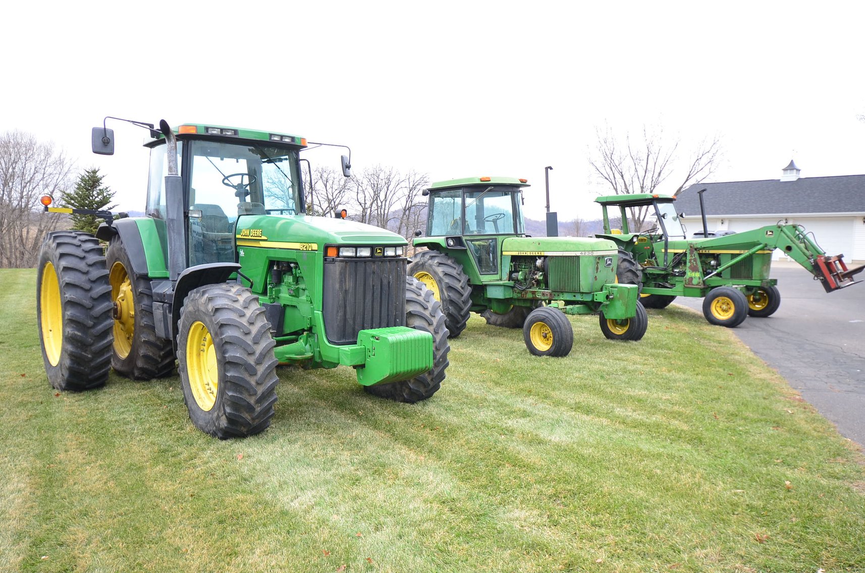Image for TRACTORS, LIVESTOCK EQUIPMENT, HAY AND TILLAGE EQUIPMENT - Mondovi, WI
