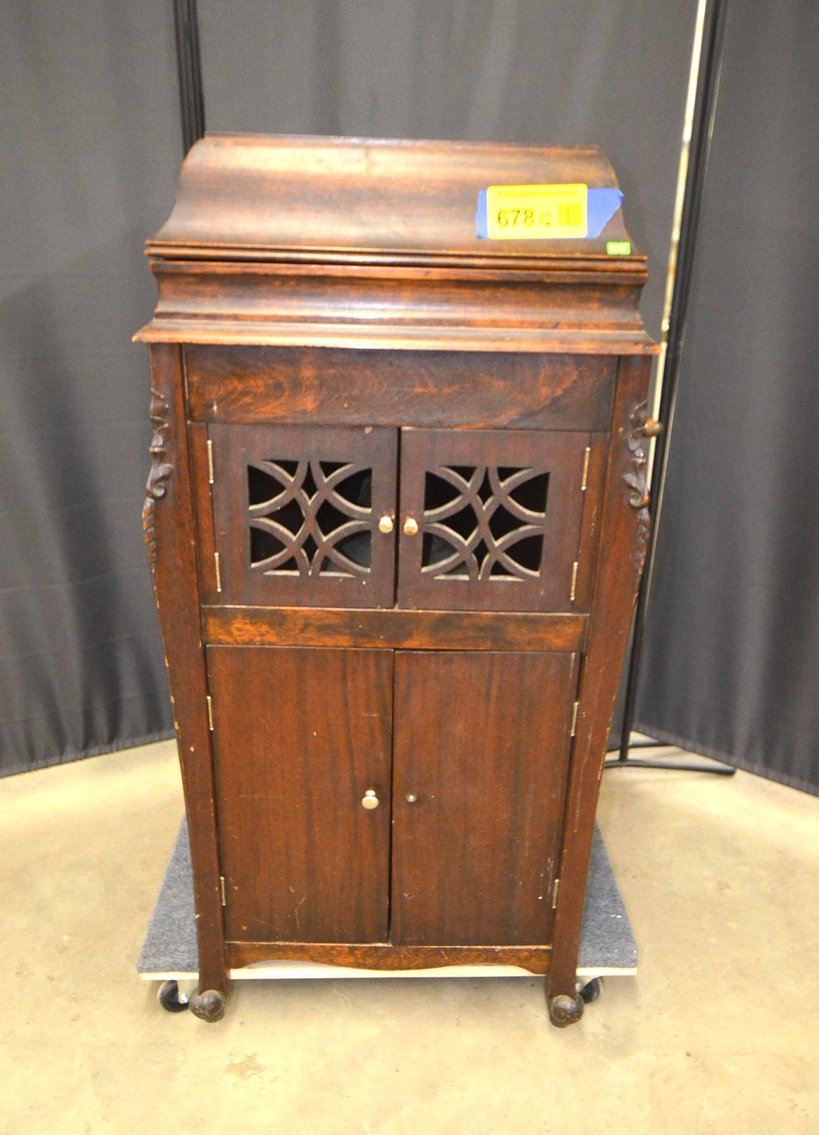 Image for CHEVY TRUCK, FORD VAN, SILVER COINS, HAY, AND MORE - Mondovi, WI