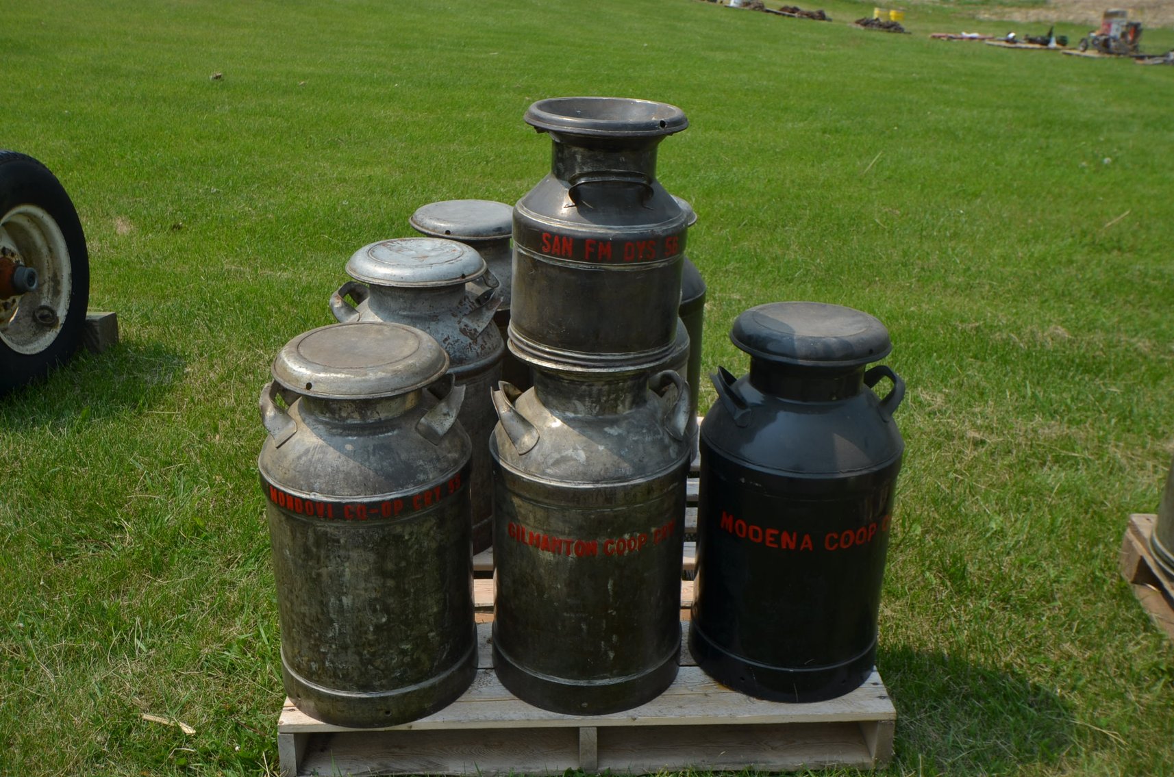 Image for DOUG FISK VINTAGE TRACTOR COLLECTION & MACHINERY - Mondovi, WI