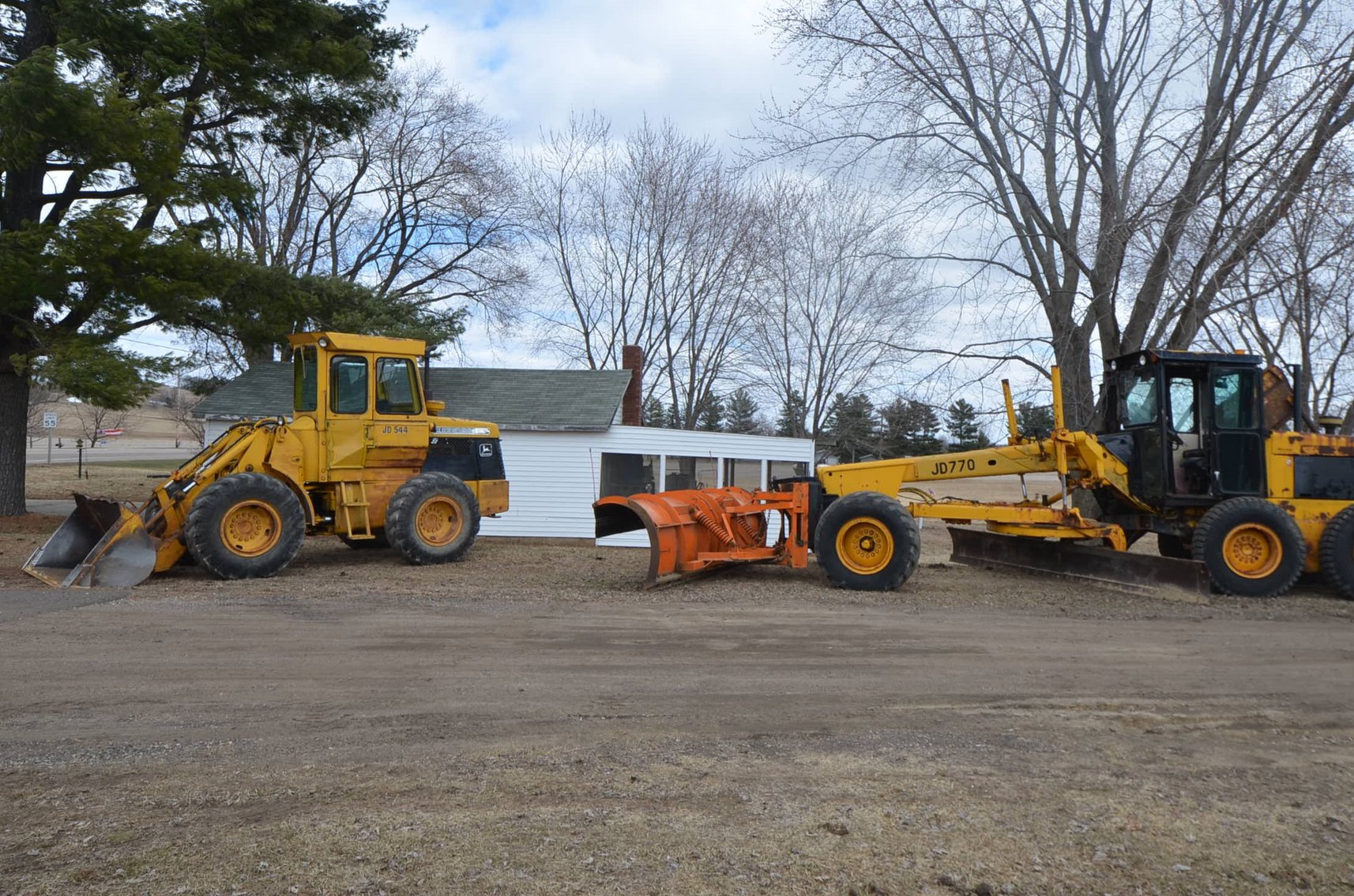 Image for FARM AND HEAVY EQUIPMENT AUCTION - Multiple Locations
