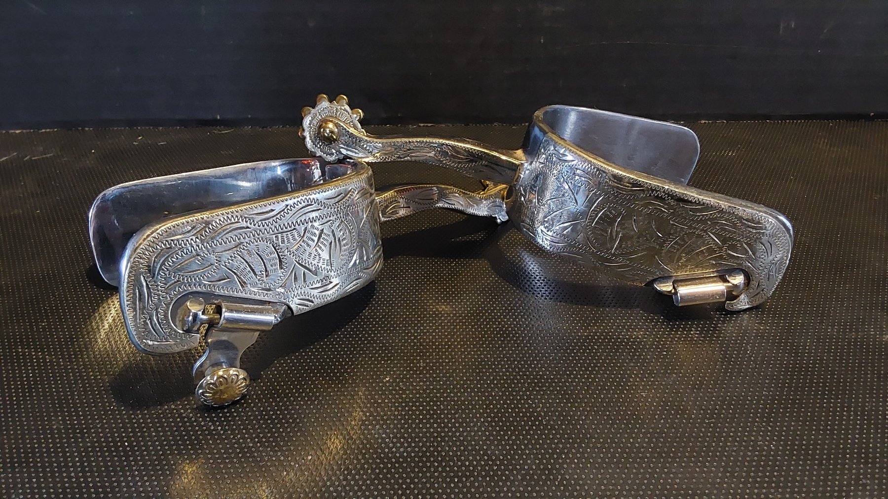 Image for Frosty December Online Auction