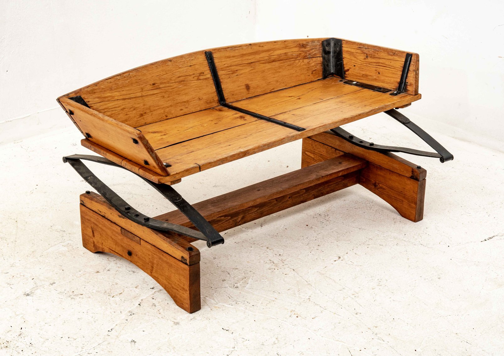 Image for Pink Gallery - Online Estate Auction