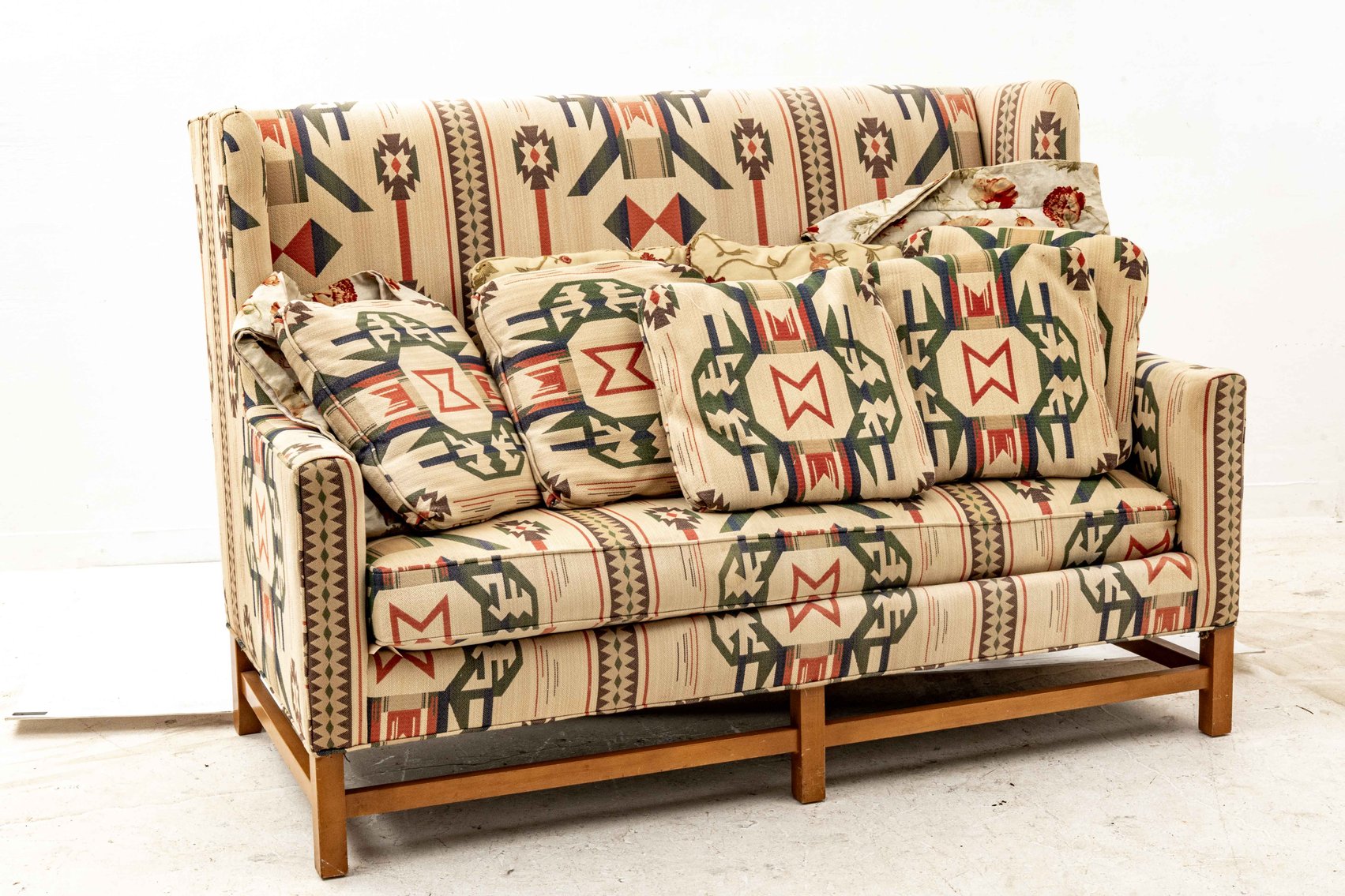 Image for Pink Gallery - Online Estate Auction