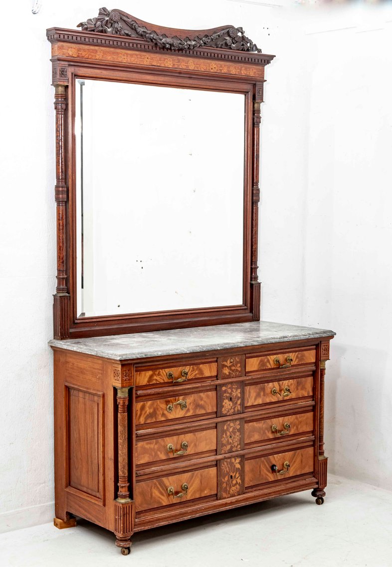 Image for Red Gallery Auction - Wonderful Variety!