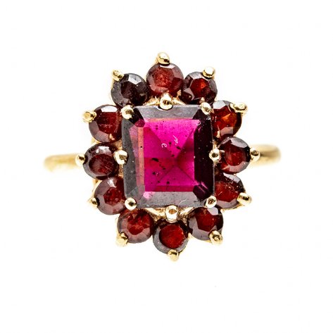 Image for Pink Auction - Vintage Fishing, Steiff, Hull Pottery & More