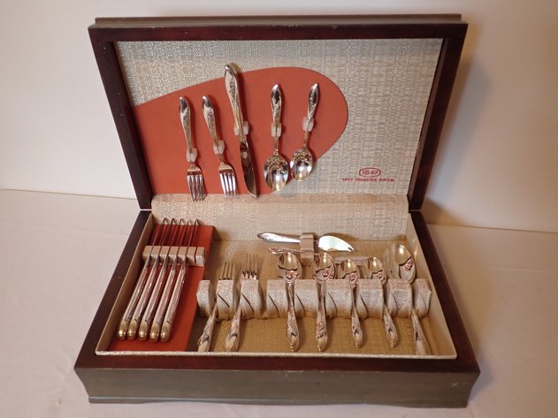 Image for Auction for Pearl Fach & the Late Bill Fach - Mount Forest