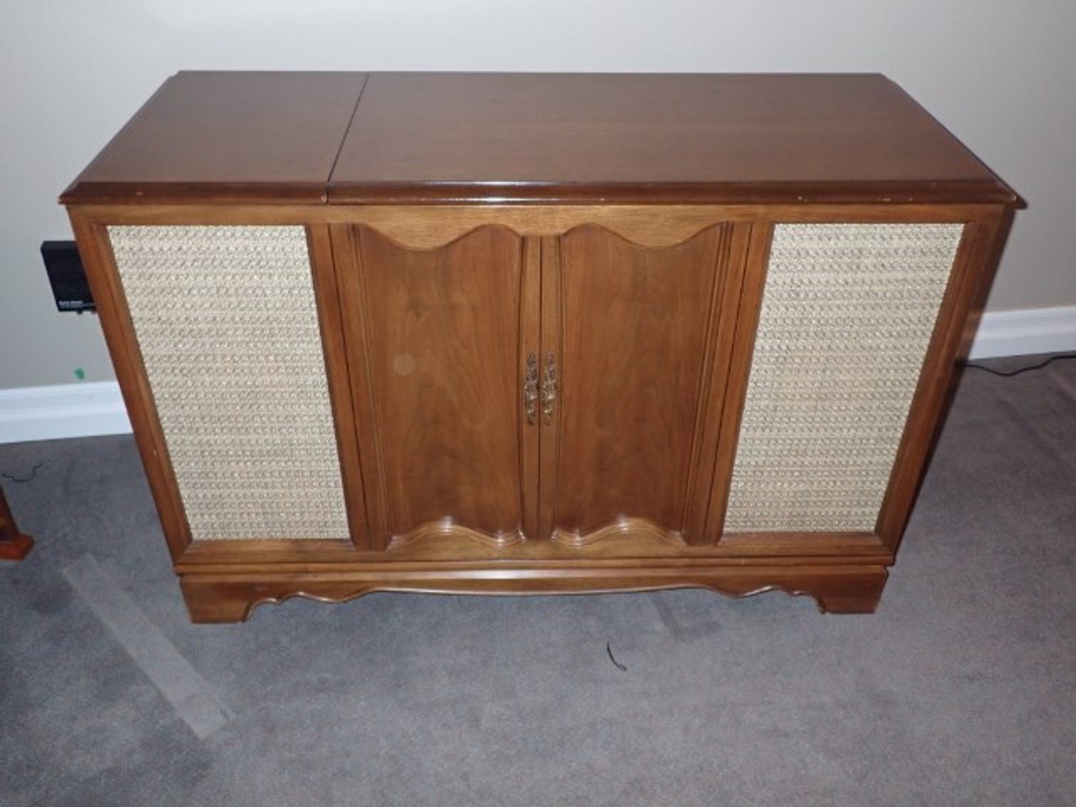 Image for Plauntz Downsizing Auction - Waterloo