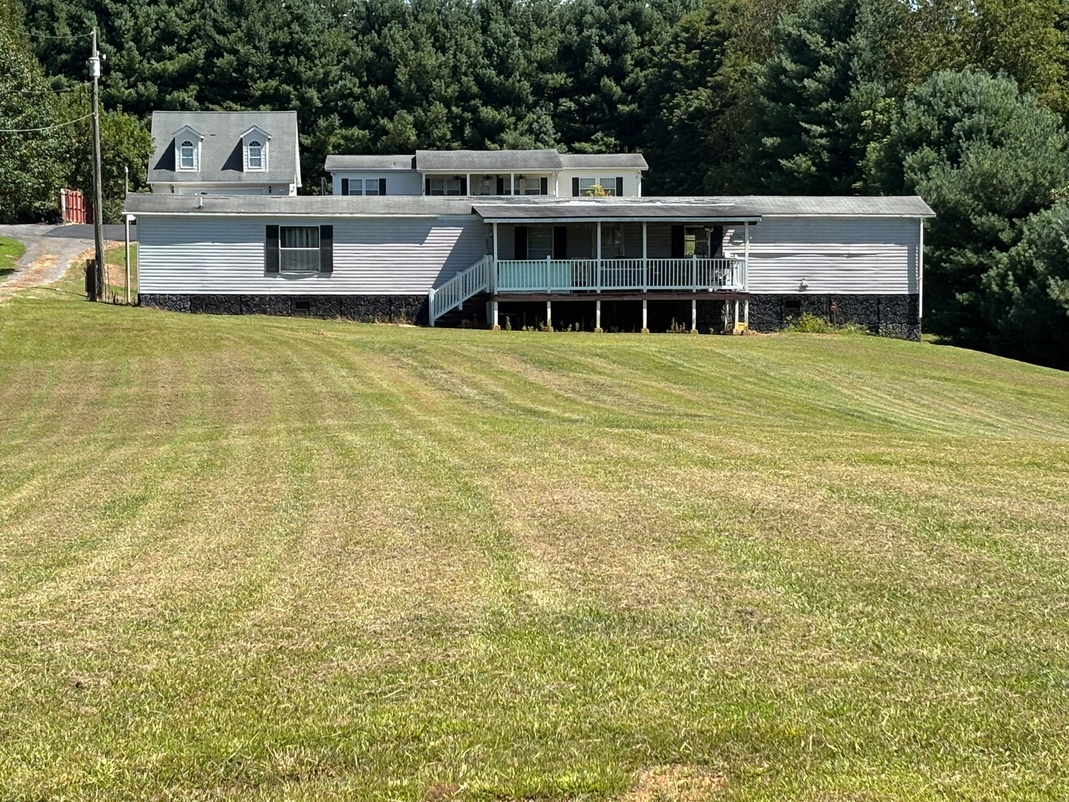 Image for Turner Auction Sept. 27 @ 10 AM 18394 Dauphin Ln Abingdon, Virginia.