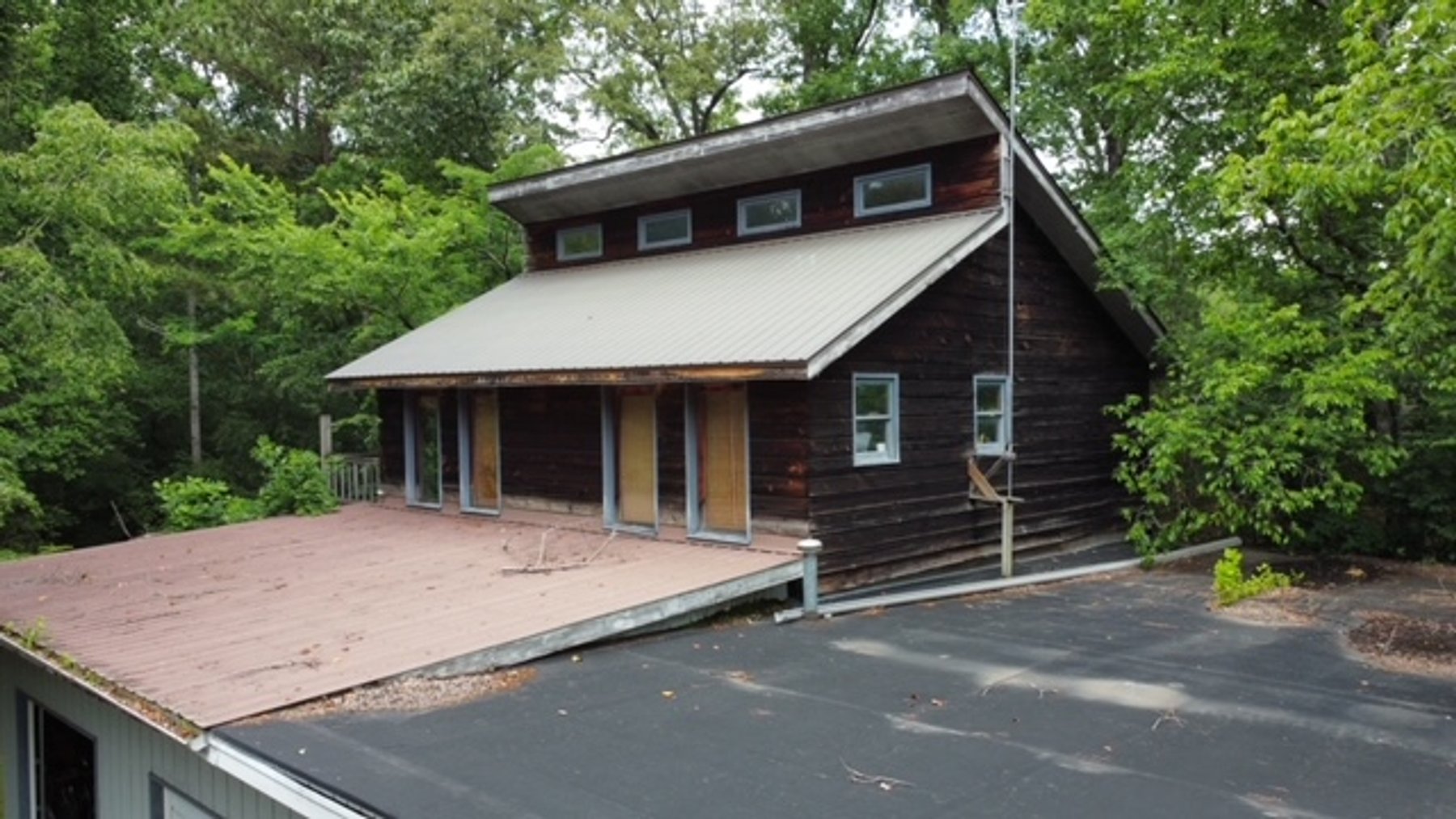 Image for Commercial Space - 8,000+ sq ft - Cabinet Shop near Hwy 100 - Centerville