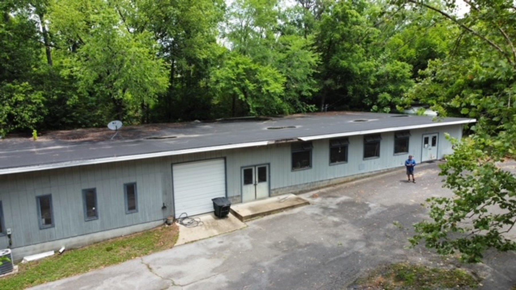 Image for Commercial Space - 8,000+ sq ft - Cabinet Shop near Hwy 100 - Centerville