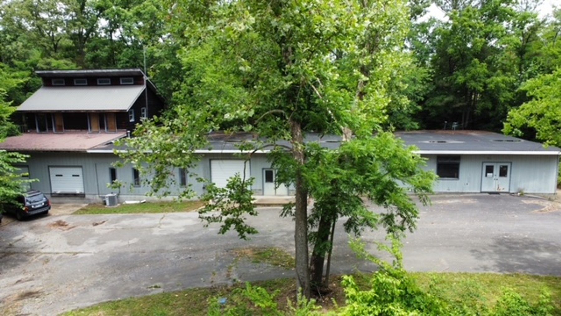 Image for Commercial Space - 8,000+ sq ft - Cabinet Shop near Hwy 100 - Centerville