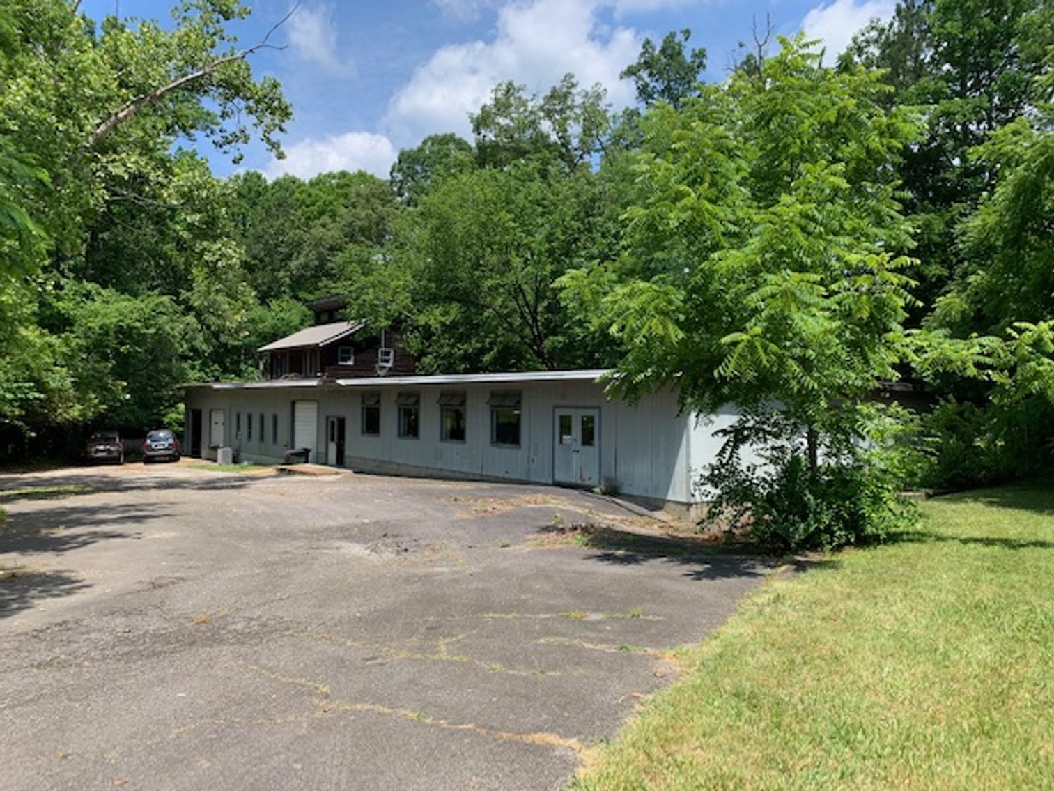 Image for Commercial Space - 8,000+ sq ft - Cabinet Shop near Hwy 100 - Centerville