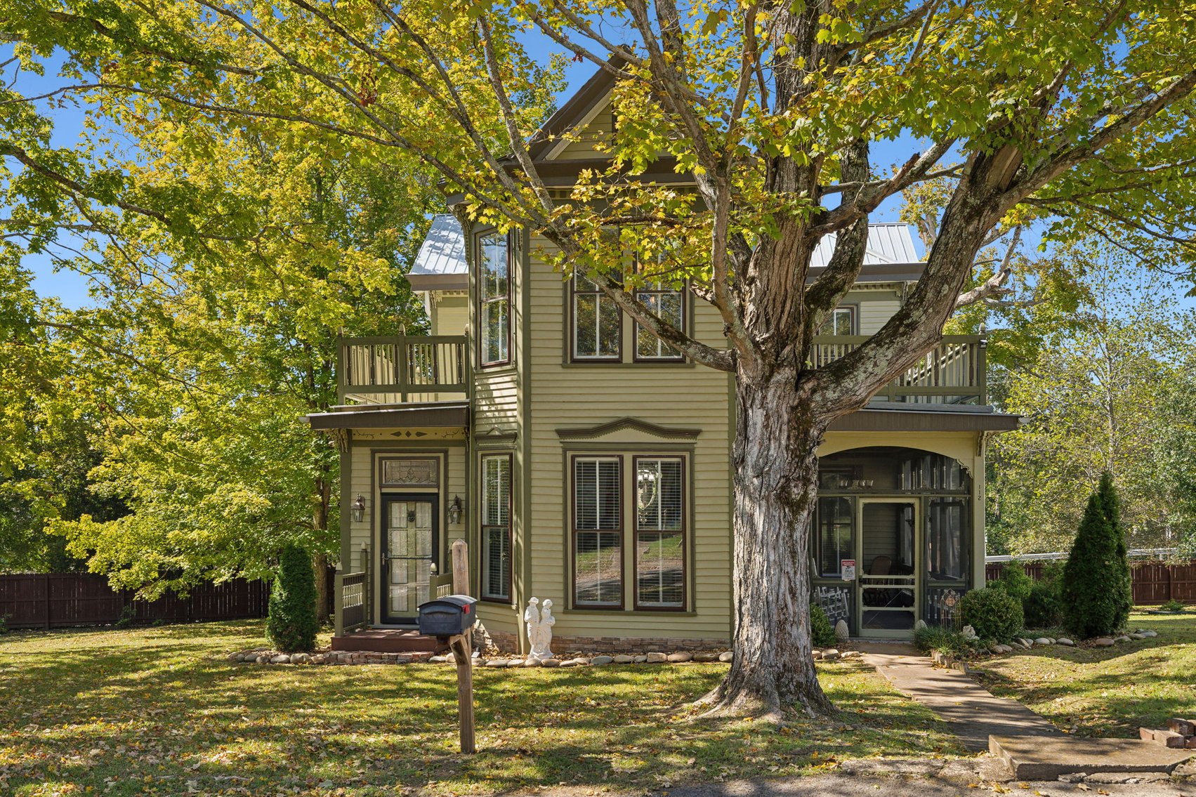 Image for Exquisite Victorian Home in Downtown Centerville