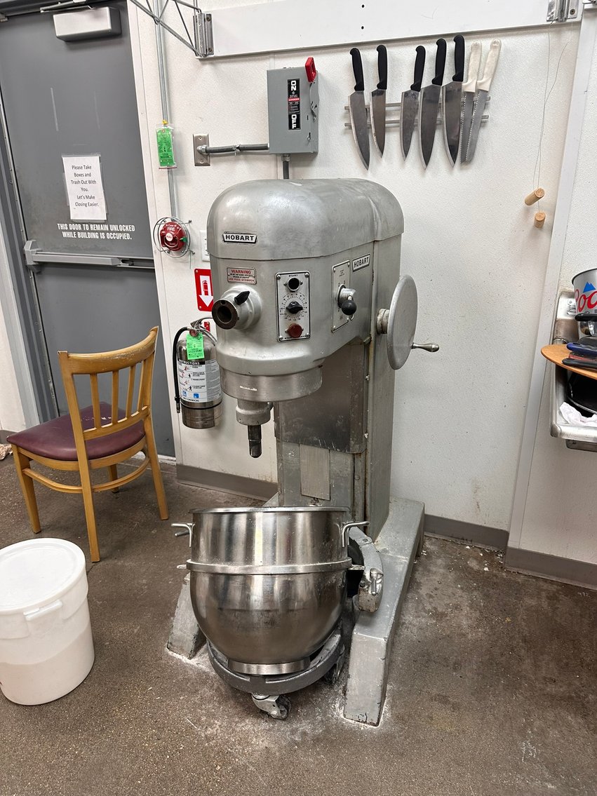 Image for Clean Late Model Restaurant Equipment & Furniture