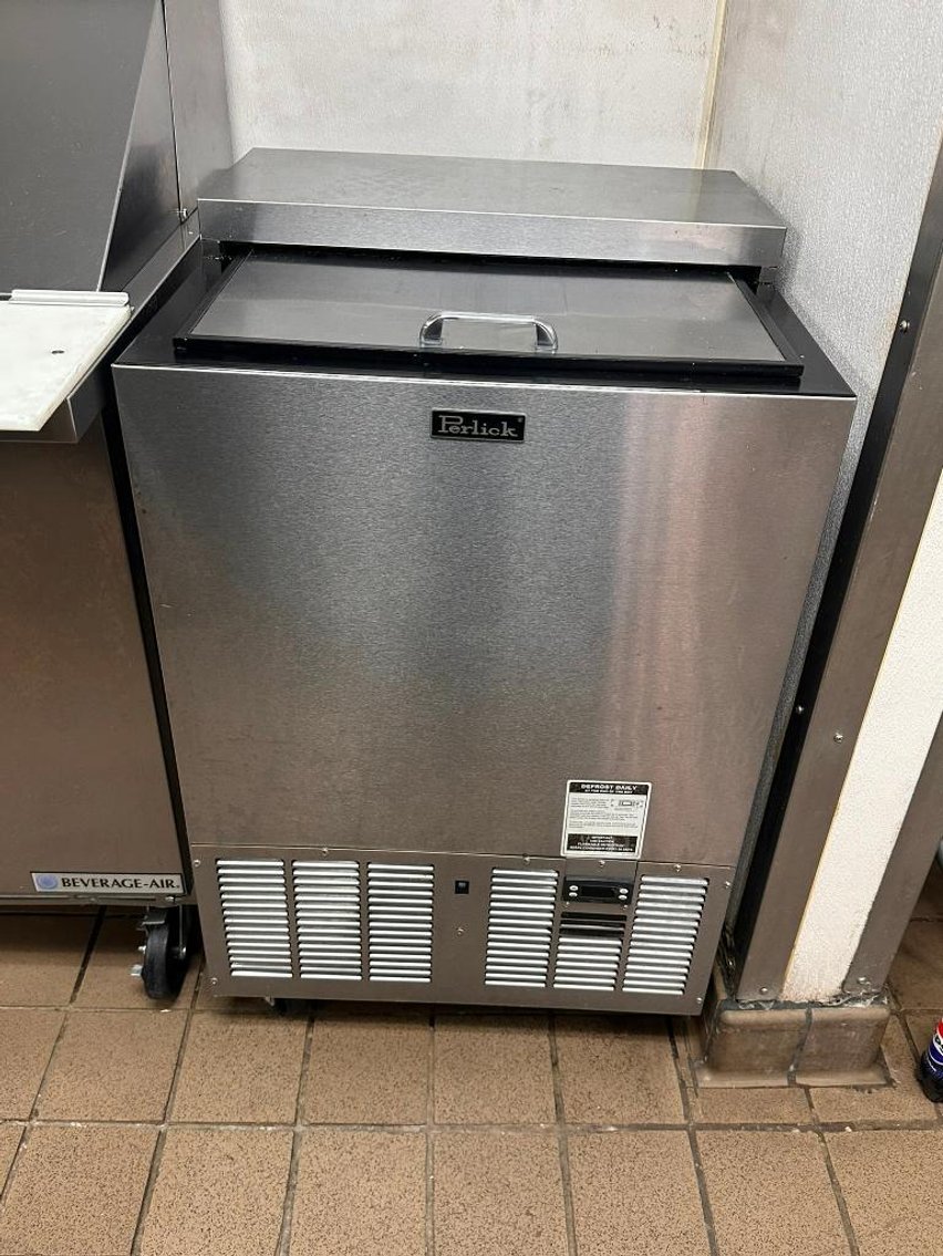 Image for Late Model Restaurant Equipment, Exc. Cond. Omaha