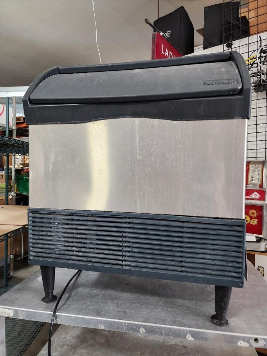 Image for Late Model Restaurant Equipment, Exc. Cond. Omaha