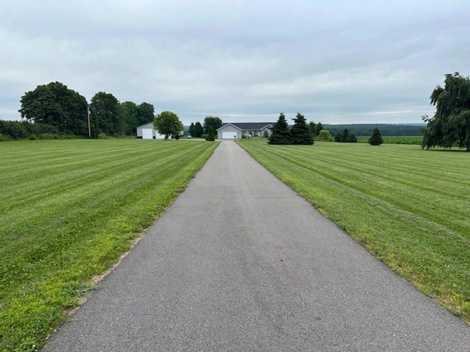 Image for Garry & Barb Schmidt Real Estate Auction