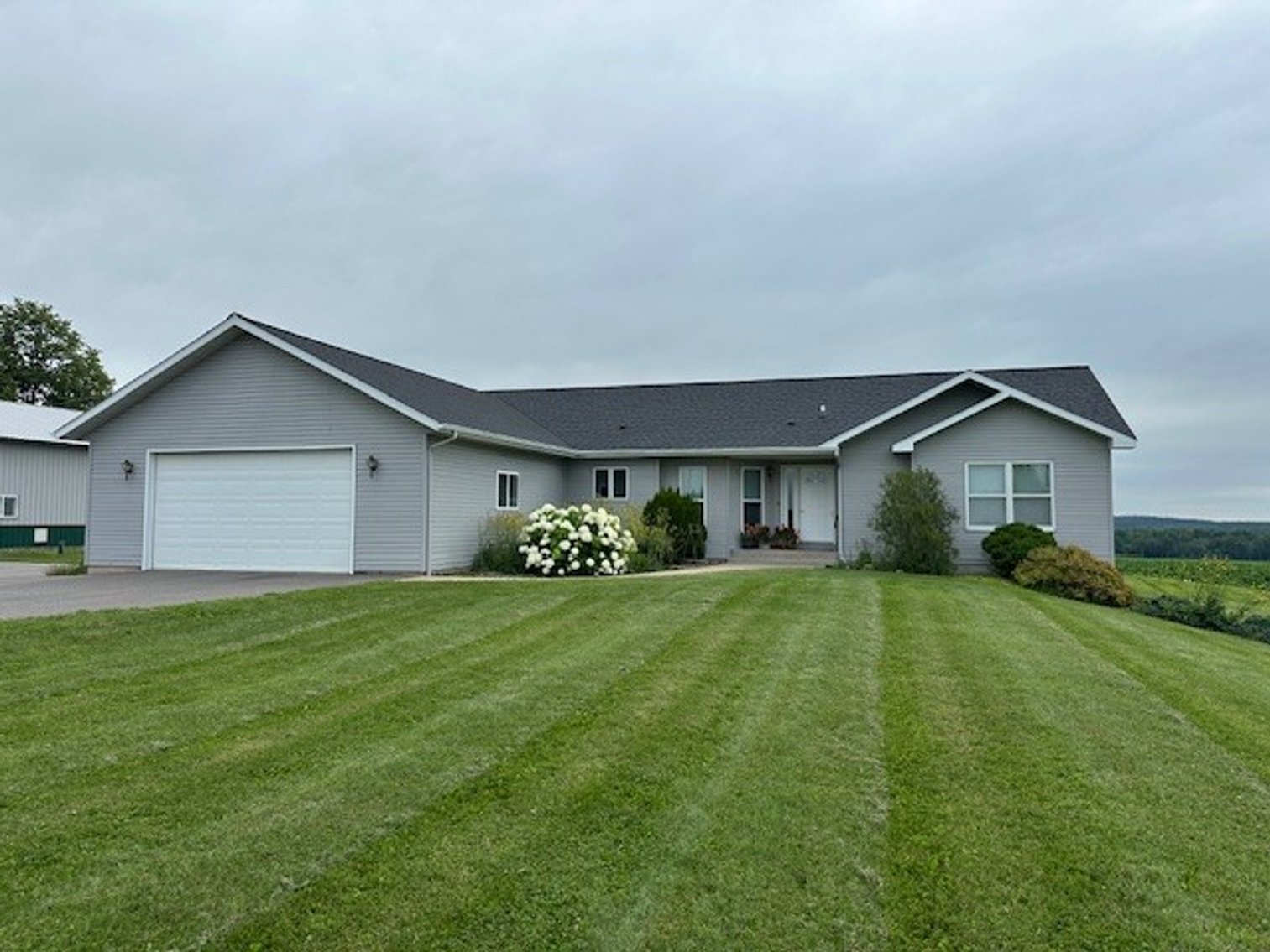 Image for Garry & Barb Schmidt Real Estate Auction