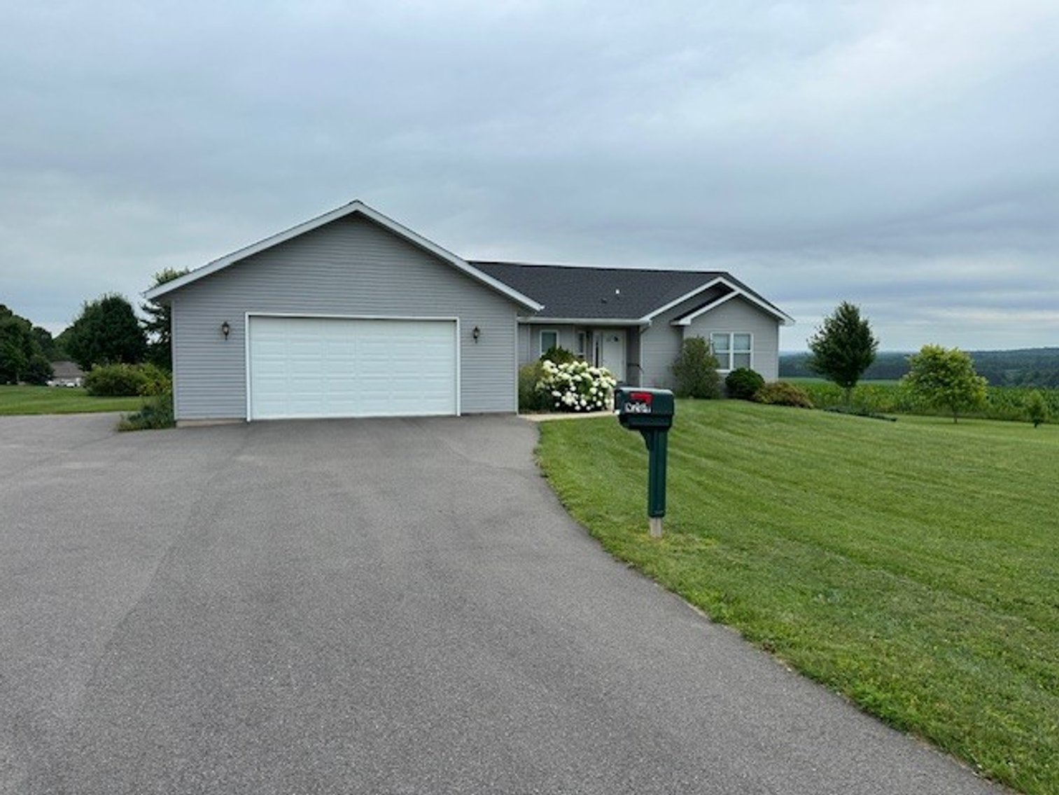 Image for Garry & Barb Schmidt Real Estate Auction