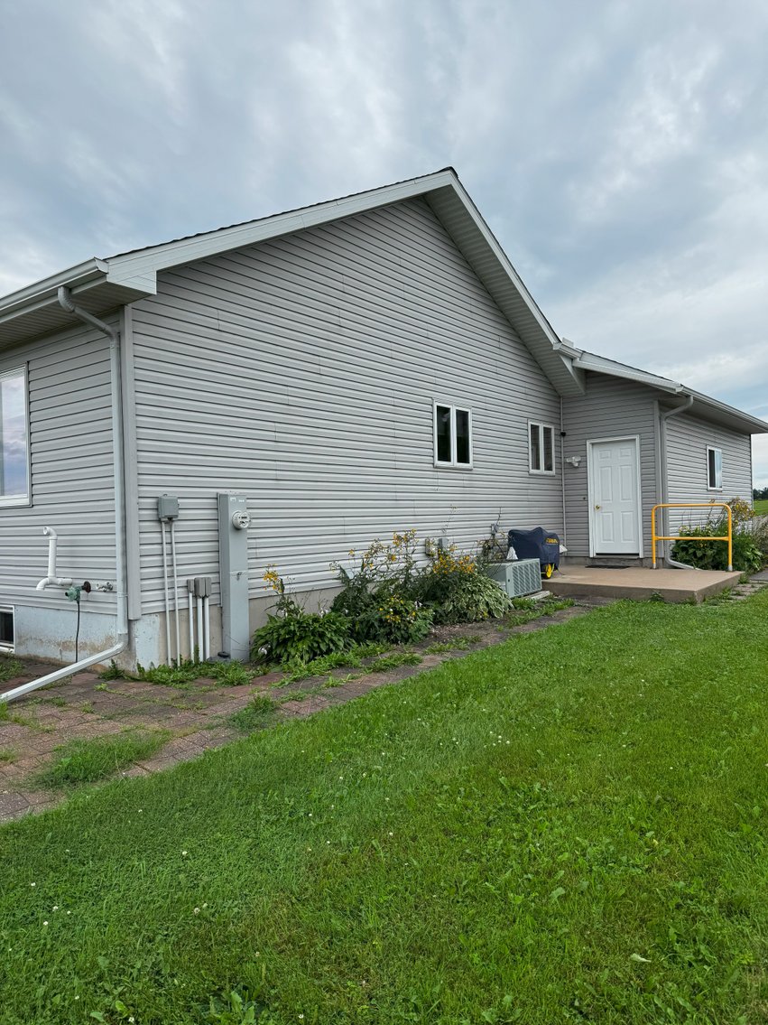 Image for Garry & Barb Schmidt Real Estate Auction