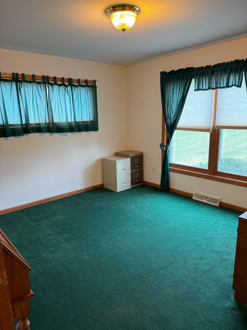 Image for Garry & Barb Schmidt Real Estate Auction