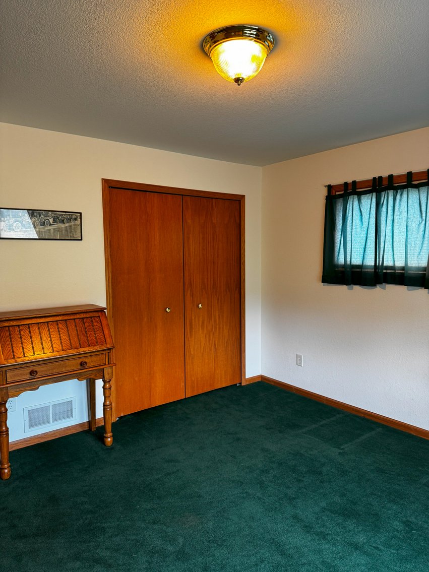 Image for Garry & Barb Schmidt Real Estate Auction