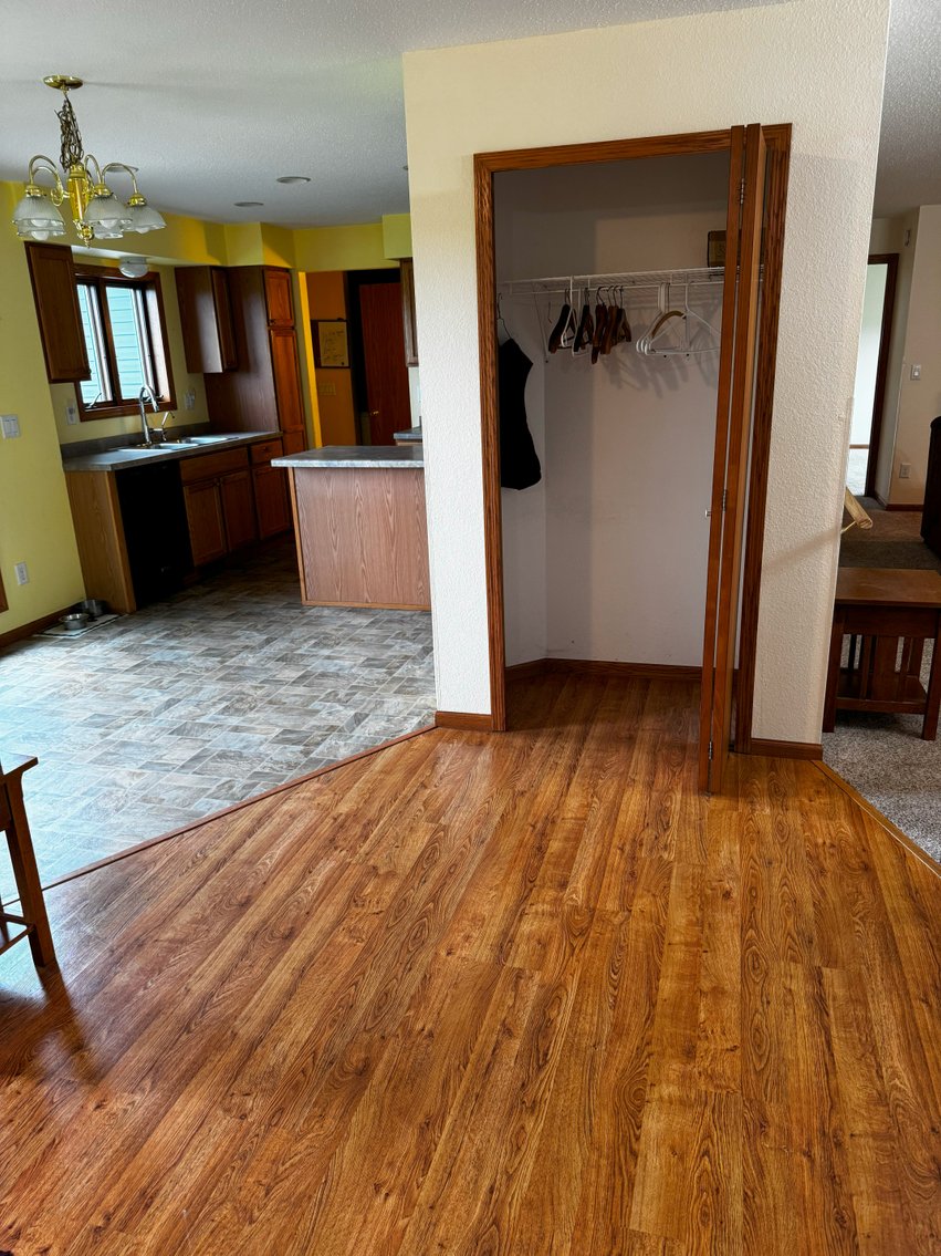 Image for Garry & Barb Schmidt Real Estate Auction